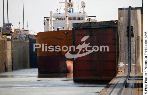 Lock on Panama Canal. - © Philip Plisson / Plisson La Trinité / AA14245 - Photo Galleries - Site of interest [Panama]