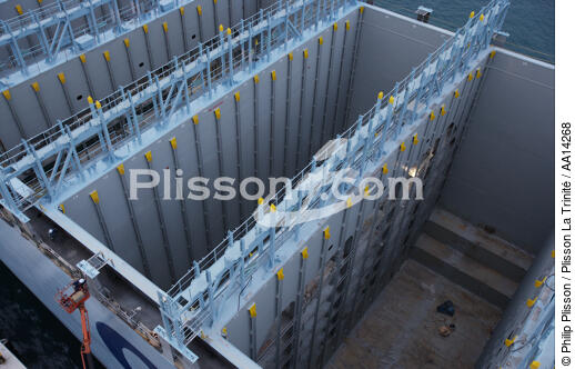 Construction of a containership in Ulsan. - © Philip Plisson / Plisson La Trinité / AA14268 - Photo Galleries - Shipyards
