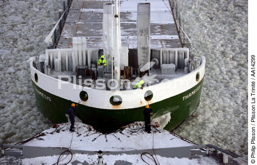 Icebreaker in the Baltic sea. - © Philip Plisson / Plisson La Trinité / AA14299 - Photo Galleries - Icebreaker