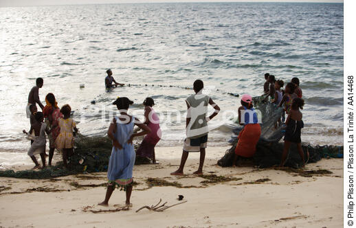 Ifaty - Madagascar. - © Philip Plisson / Plisson La Trinité / AA14468 - Nos reportages photos - Enfant