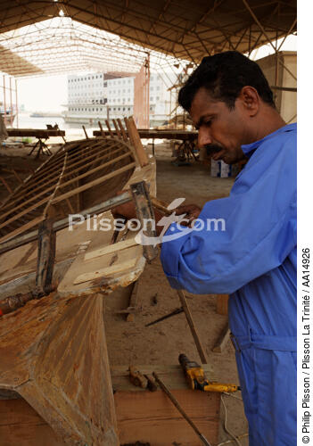 Construction de boutre à Dubaï. - © Philip Plisson / Plisson La Trinité / AA14926 - Nos reportages photos - Chantier Naval
