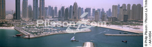 Dubaï et sa marina. - © Philip Plisson / Plisson La Trinité / AA14954 - Nos reportages photos - Immeuble