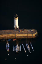 Port Haliguen antique lighthouse © Philip Plisson / Plisson La Trinité / AA15696 - Photo Galleries - Harbour light