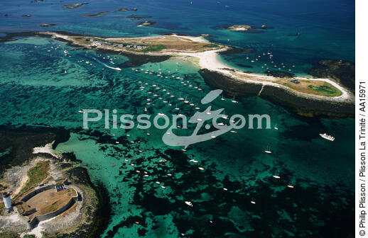 Glenan islands. - © Philip Plisson / Plisson La Trinité / AA15971 - Photo Galleries - Fort Cigogne