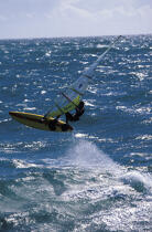 Planche à voile à Erdeven. © Guillaume Plisson / Plisson La Trinité / AA16028 - Nos reportages photos - Sport nautique
