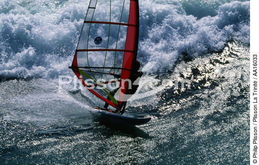 Planche à voile à Erdeven. - © Philip Plisson / Plisson La Trinité / AA16033 - Nos reportages photos - Sport et loisir