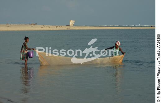 Morondava - © Philip Plisson / Plisson La Trinité / AA16300 - Photo Galleries - Fishing equipment