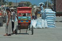 Morondava © Philip Plisson / Plisson La Trinité / AA16328 - Nos reportages photos - Ville [Madagascar]