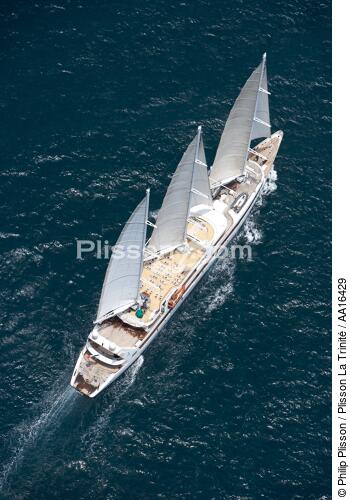 Le Ponant - © Philip Plisson / Plisson La Trinité / AA16429 - Photo Galleries - Three masts
