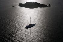 Le Ponant mooring in madagascar © Philip Plisson / Plisson La Trinité / AA16434 - Photo Galleries - Big Cruises