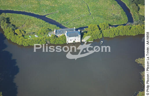 Tidal Mill on Etel river. - © Philip Plisson / Plisson La Trinité / AA16858 - Photo Galleries - Morbihan