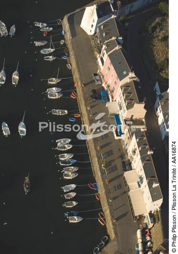 Sauzon à Belle-Isle. - © Philip Plisson / Plisson La Trinité / AA16874 - Nos reportages photos - Le Morbihan à tire d'ailes Photos de Philip Plisson