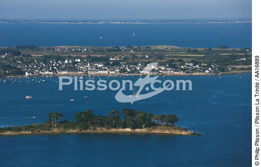 Locmariaquer dans le Golfe du Morbihan. - © Philip Plisson / Plisson La Trinité / AA16889 - Nos reportages photos - Locmariaquer
