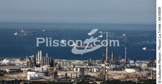 Fos-sur-mer, refinery - © Guillaume Plisson / Plisson La Trinité / AA16939 - Photo Galleries - 16/9 horizontal