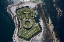 les îles St Marcouf © Philip Plisson / Plisson La Trinité / AA16984 - Nos reportages photos - Fort