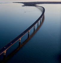 The bridge on the island of Ré © Guillaume Plisson / Plisson La Trinité / AA17110 - Photo Galleries - Island [17]