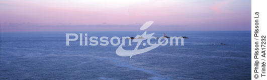 Land's End - © Philip Plisson / Plisson La Trinité / AA17232 - Photo Galleries - Longships [lighthouse]