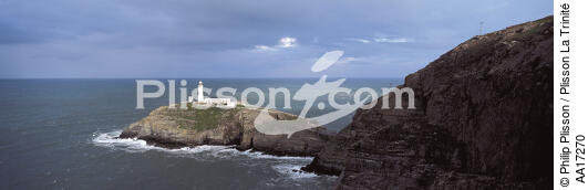 Le phare de South Stack. - © Philip Plisson / Plisson La Trinité / AA17270 - Nos reportages photos - South Stack