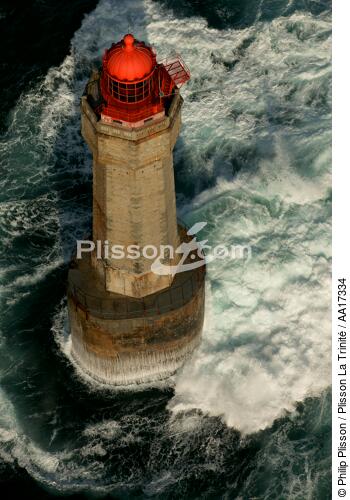 La Jument lighthouse - © Philip Plisson / Plisson La Trinité / AA17334 - Photo Galleries - Wave