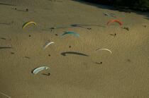 The Dune du Pilat. © Philip Plisson / Plisson La Trinité / AA17351 - Photo Galleries - Paraglider
