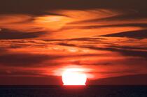 Sunrise on mediteranean sea © Philip Plisson / Plisson La Trinité / AA17425 - Photo Galleries - Sun