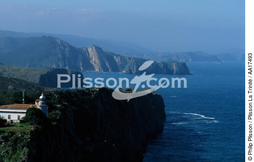 The lighthouse of San Emeterio - © Philip Plisson / Plisson La Trinité / AA17493 - Photo Galleries - Lighthouse [Asturias]