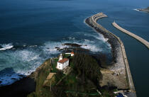 The lighthouse of Zumaya © Philip Plisson / Plisson La Trinité / AA17494 - Photo Galleries - Lighthouse [Basque Country]