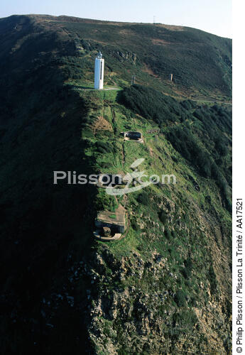 The lighthouse of Gorliz - © Philip Plisson / Plisson La Trinité / AA17521 - Photo Galleries - Basque Country [The]