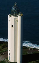 The lighthouse of Gorliz © Philip Plisson / Plisson La Trinité / AA17522 - Photo Galleries - Lighthouse [Basque Country]