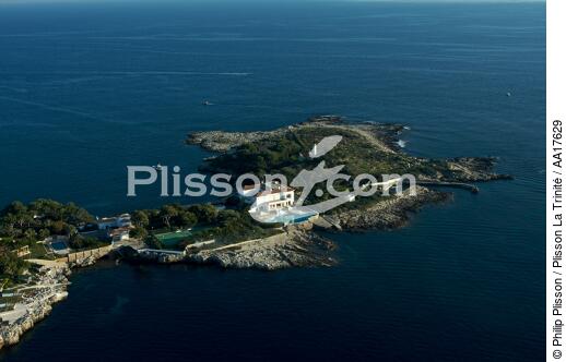 Phare du Cap d'Antibes - © Philip Plisson / Plisson La Trinité / AA17629 - Nos reportages photos - Piscine