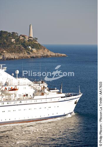 Saint-Jean Cap Ferrat lighthouse - © Philip Plisson / Plisson La Trinité / AA17633 - Photo Galleries - Big Cruises