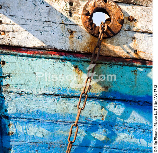 Coque de boutre à Belo sur mer, Madagascar. - © Philip Plisson / Plisson La Trinité / AA17712 - Nos reportages photos - Déco Marine