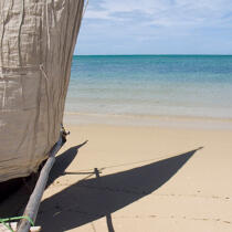 Pirogue à balancier. © Philip Plisson / Plisson La Trinité / AA17832 - Nos reportages photos - Déco Marine