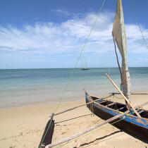 Pirogue à balancier. © Philip Plisson / Plisson La Trinité / AA17833 - Nos reportages photos - Ville [Madagascar]