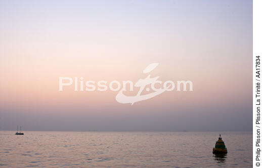 Détroit de Gibraltar - © Philip Plisson / Plisson La Trinité / AA17834 - Nos reportages photos - Lever de soleil
