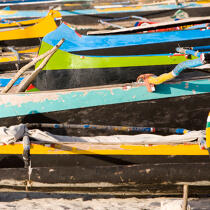 On the beach of Anakao. © Philip Plisson / Plisson La Trinité / AA17850 - Photo Galleries - Rowing boat