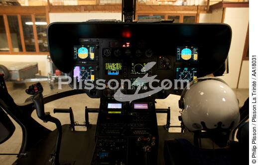 helicopter from Gironde pilotage - © Philip Plisson / Plisson La Trinité / AA18031 - Photo Galleries - Pilotage