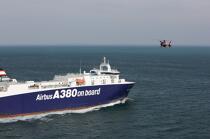 helicopter from Gironde pilotage © Philip Plisson / Plisson La Trinité / AA18036 - Photo Galleries - Land activity