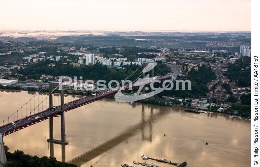 Le pont d'Aquitaine à Bordeaux - © Philip Plisson / Plisson La Trinité / AA18159 - Nos reportages photos - La Garonne