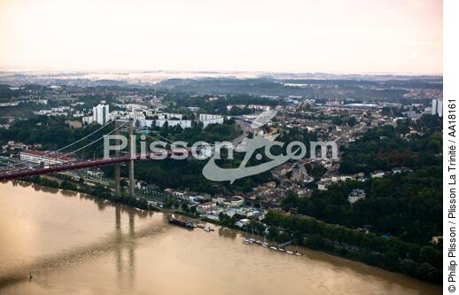 Le pont d'Aquitaine à Bordeaux - © Philip Plisson / Plisson La Trinité / AA18161 - Nos reportages photos - La Garonne