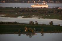 The Regatta on Garonne river. © Philip Plisson / Plisson La Trinité / AA18215 - Photo Galleries - Big Cruises