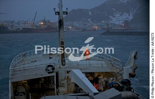 Pêche au capelan en Islande. - © Philip Plisson / Plisson La Trinité / AA18273 - Nos reportages photos - Tempêtes