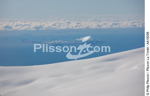 Les îles Westman en Islande. - © Philip Plisson / Plisson La Trinité / AA18298 - Nos reportages photos - Ile (Islande)