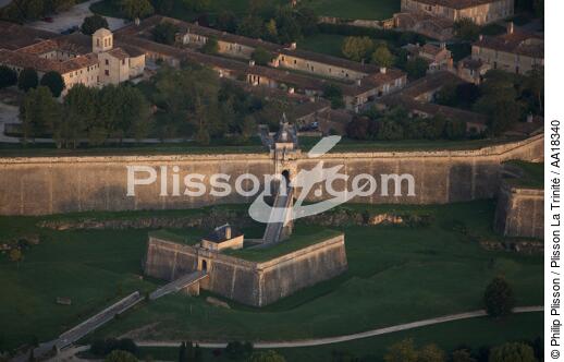 La ville fortifiée de Blaye en Gironde.. - © Philip Plisson / Plisson La Trinité / AA18340 - Nos reportages photos - Rempart
