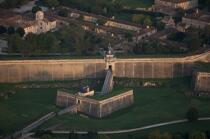 La ville fortifiée de Blaye en Gironde.. © Philip Plisson / Plisson La Trinité / AA18340 - Nos reportages photos - Rempart