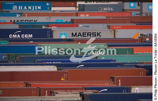 Porte conteneurs au Havre. - © Philip Plisson / Plisson La Trinité / AA18364 - Nos reportages photos - Seine Maritime