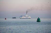 Plymouth © Philip Plisson / Plisson La Trinité / AA18442 - Photo Galleries - Ferry boat
