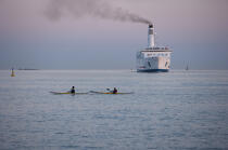 Plymouth © Philip Plisson / Plisson La Trinité / AA18443 - Photo Galleries - Ferry boat