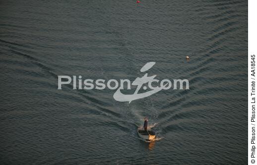 Canot dans le Golfe du Morbihan. - © Philip Plisson / Plisson La Trinité / AA18545 - Nos reportages photos - Barque