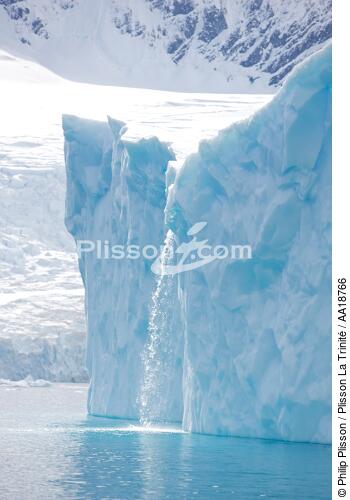 Antarctique. - © Philip Plisson / Plisson La Trinité / AA18766 - Nos reportages photos - Glacier